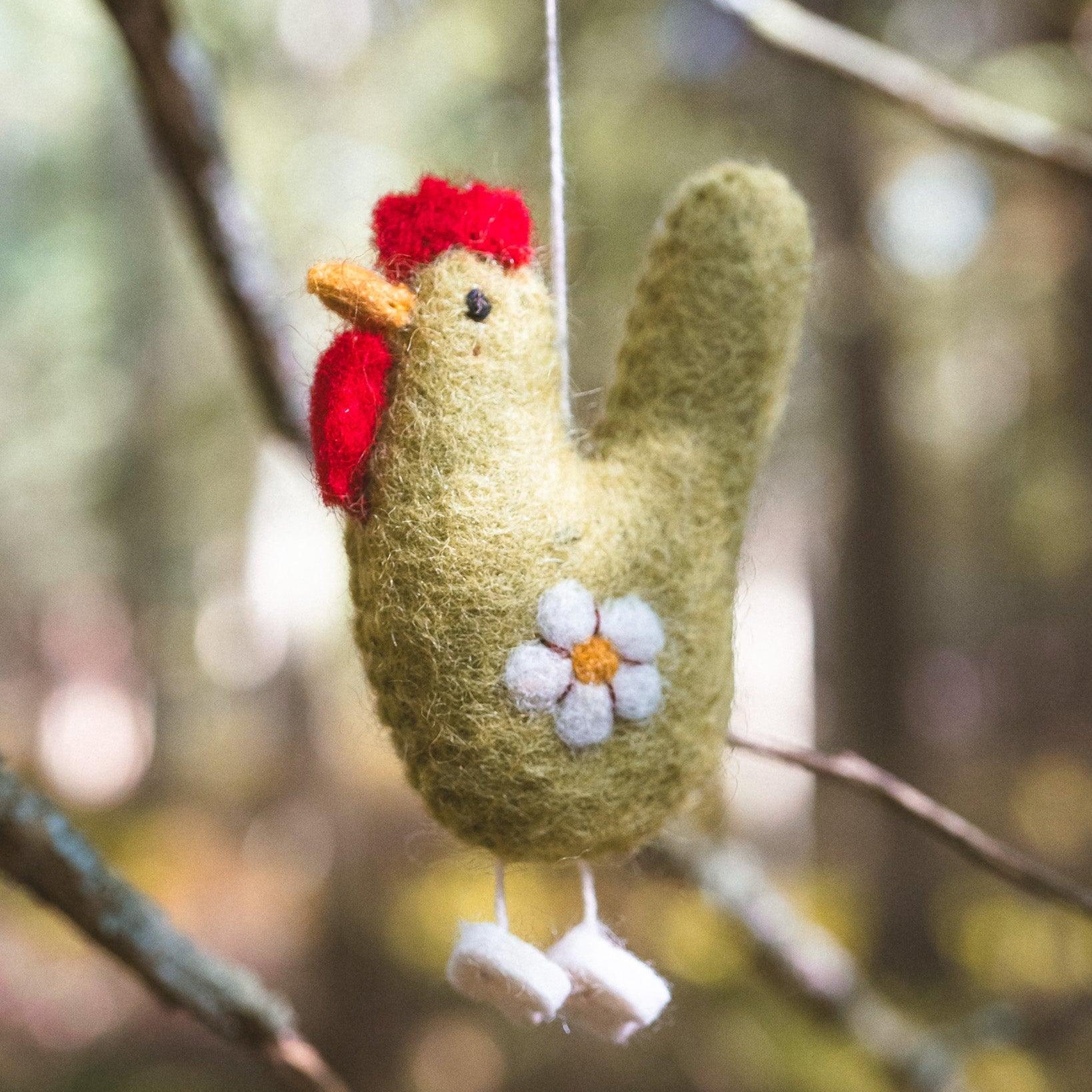 ORNEMENT - Poulet de pâques vert - HAMRO VILLAGE - Boutique Shoosh