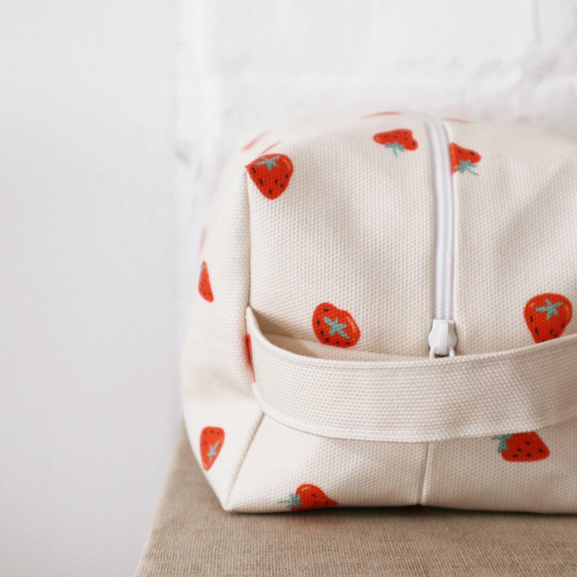 TROUSSE MAQUILLAGE - Strawberry - Freon Collective - Boutique Shoosh